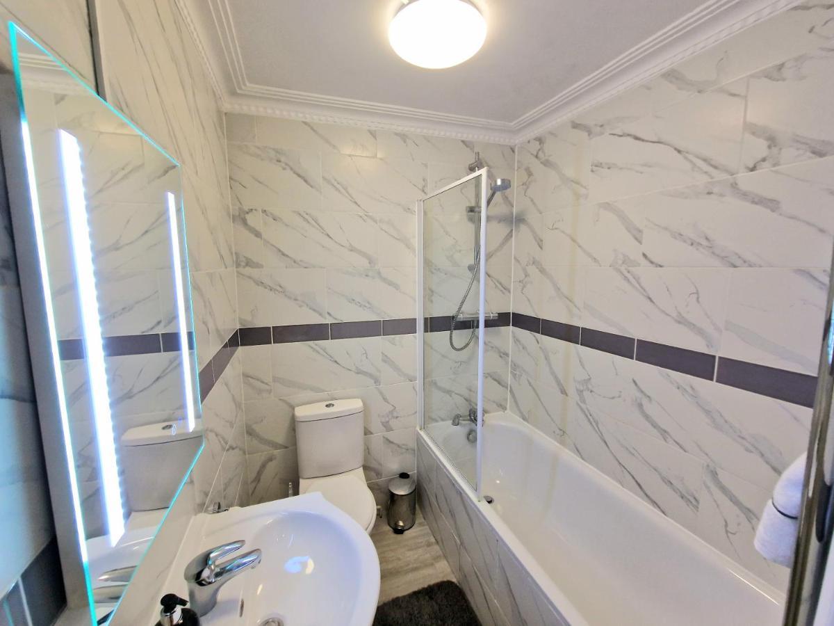 Cosy Home In Kensington - Great Location! 3 Minutes Walk To Earl'S Court Station ลอนดอน ภายนอก รูปภาพ